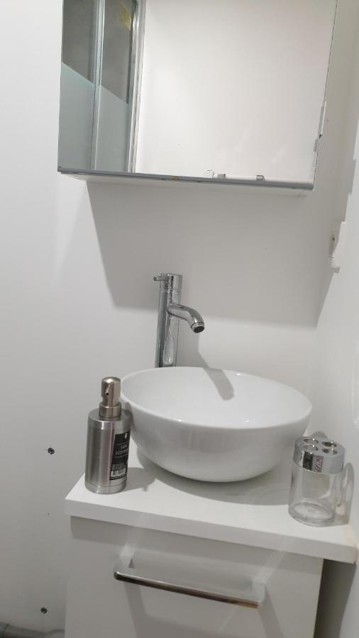 Chambres Poitiers Centre Ville - Salle De Bain, Refrigerateur, Tv Et Machine A Cafe Privatifs - Cuisine Commune - Terrasse - Hotel De Ville A 200M Bagian luar foto