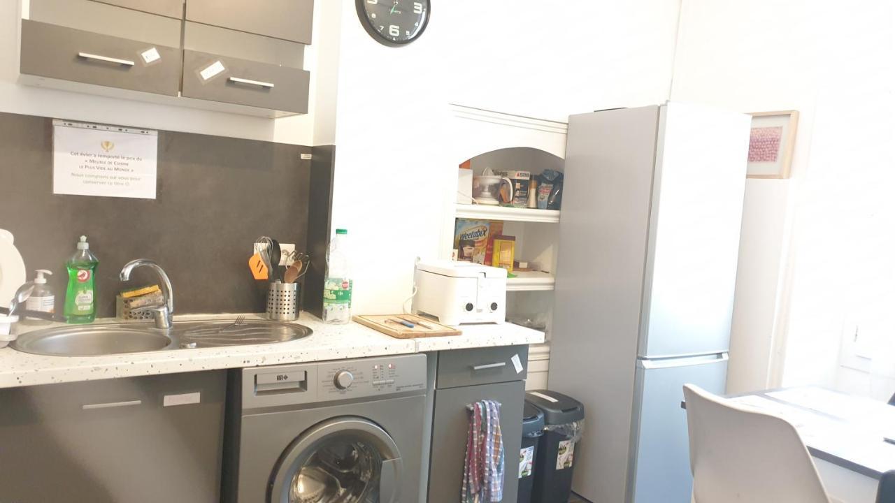 Chambres Poitiers Centre Ville - Salle De Bain, Refrigerateur, Tv Et Machine A Cafe Privatifs - Cuisine Commune - Terrasse - Hotel De Ville A 200M Bagian luar foto