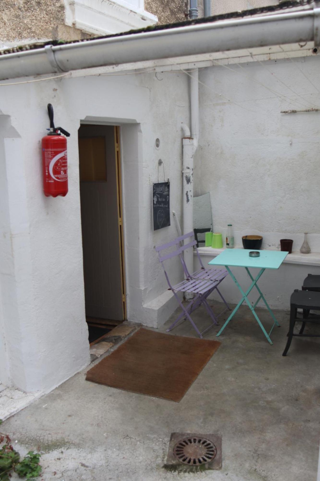 Chambres Poitiers Centre Ville - Salle De Bain, Refrigerateur, Tv Et Machine A Cafe Privatifs - Cuisine Commune - Terrasse - Hotel De Ville A 200M Bagian luar foto