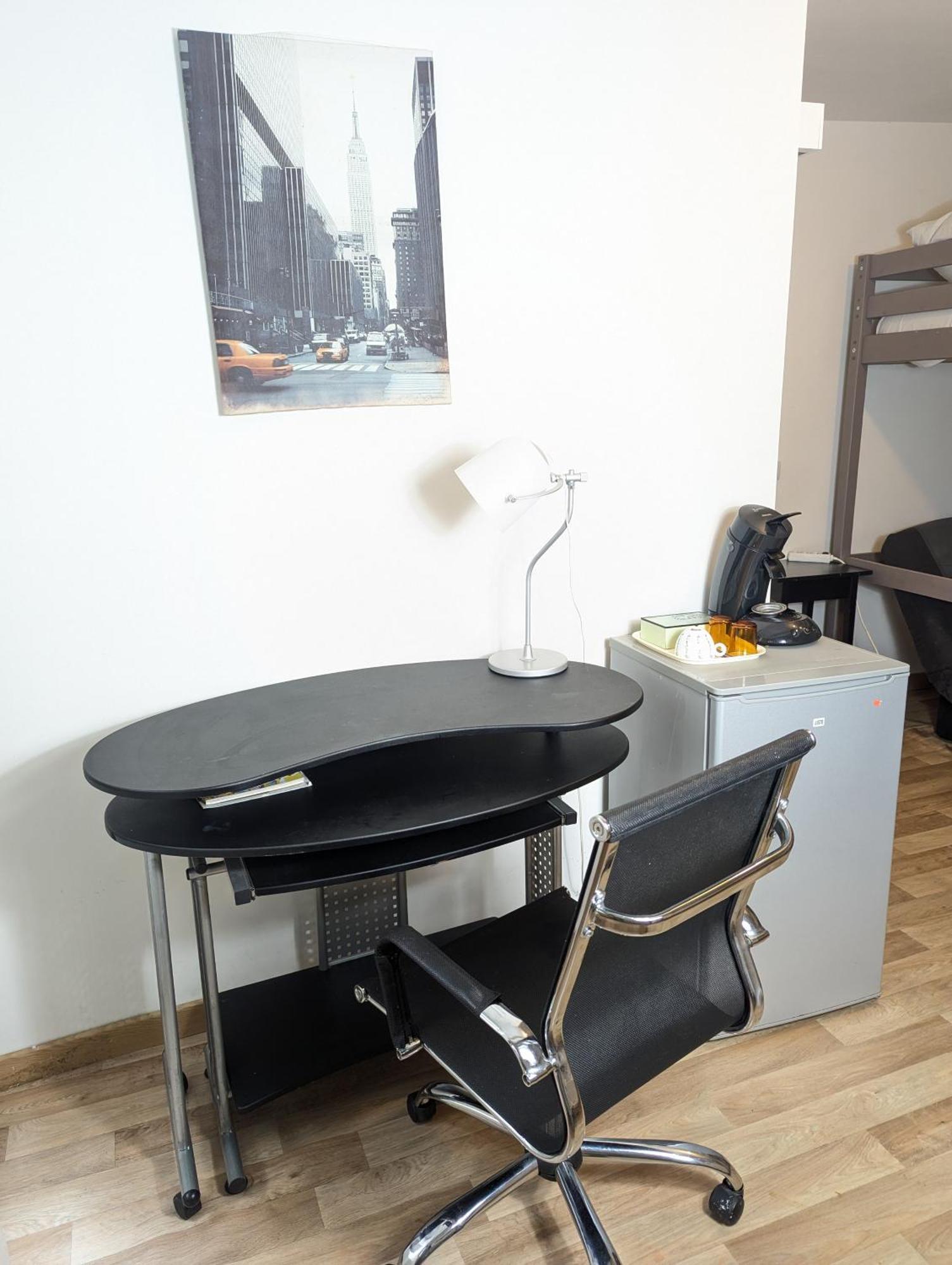 Chambres Poitiers Centre Ville - Salle De Bain, Refrigerateur, Tv Et Machine A Cafe Privatifs - Cuisine Commune - Terrasse - Hotel De Ville A 200M Bagian luar foto