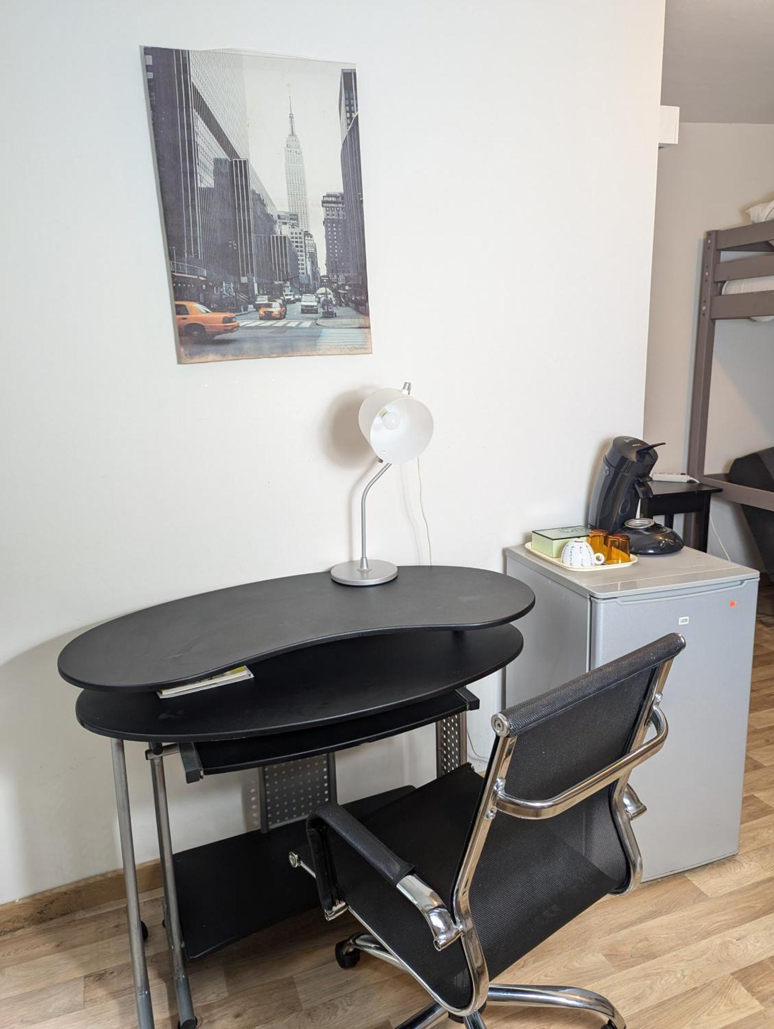 Chambres Poitiers Centre Ville - Salle De Bain, Refrigerateur, Tv Et Machine A Cafe Privatifs - Cuisine Commune - Terrasse - Hotel De Ville A 200M Bagian luar foto