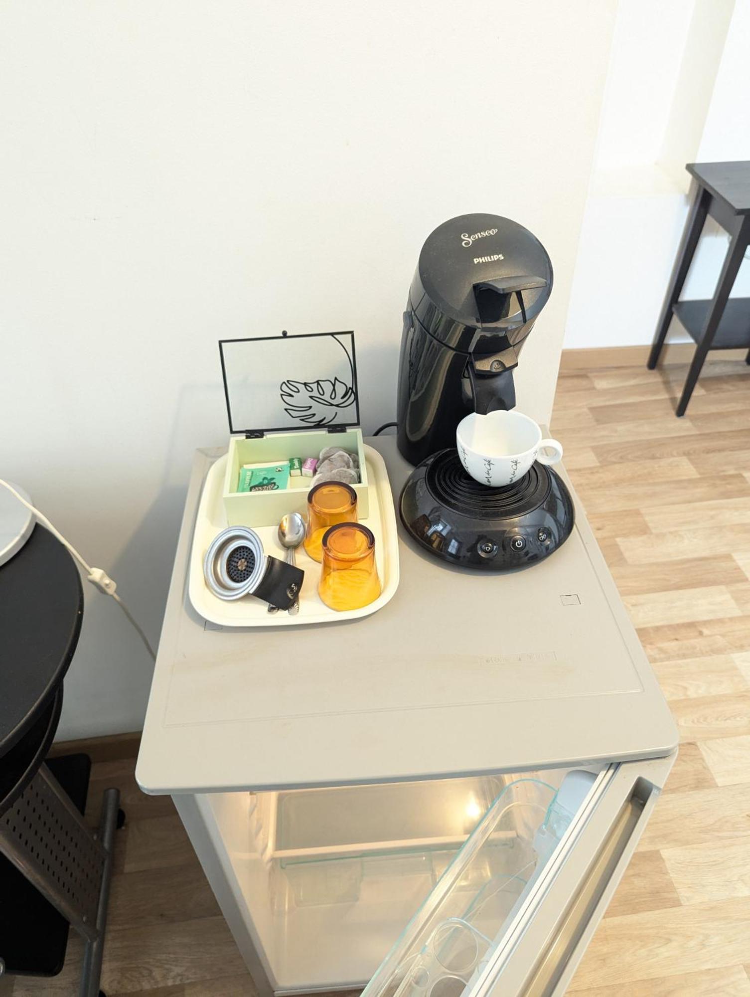 Chambres Poitiers Centre Ville - Salle De Bain, Refrigerateur, Tv Et Machine A Cafe Privatifs - Cuisine Commune - Terrasse - Hotel De Ville A 200M Bagian luar foto